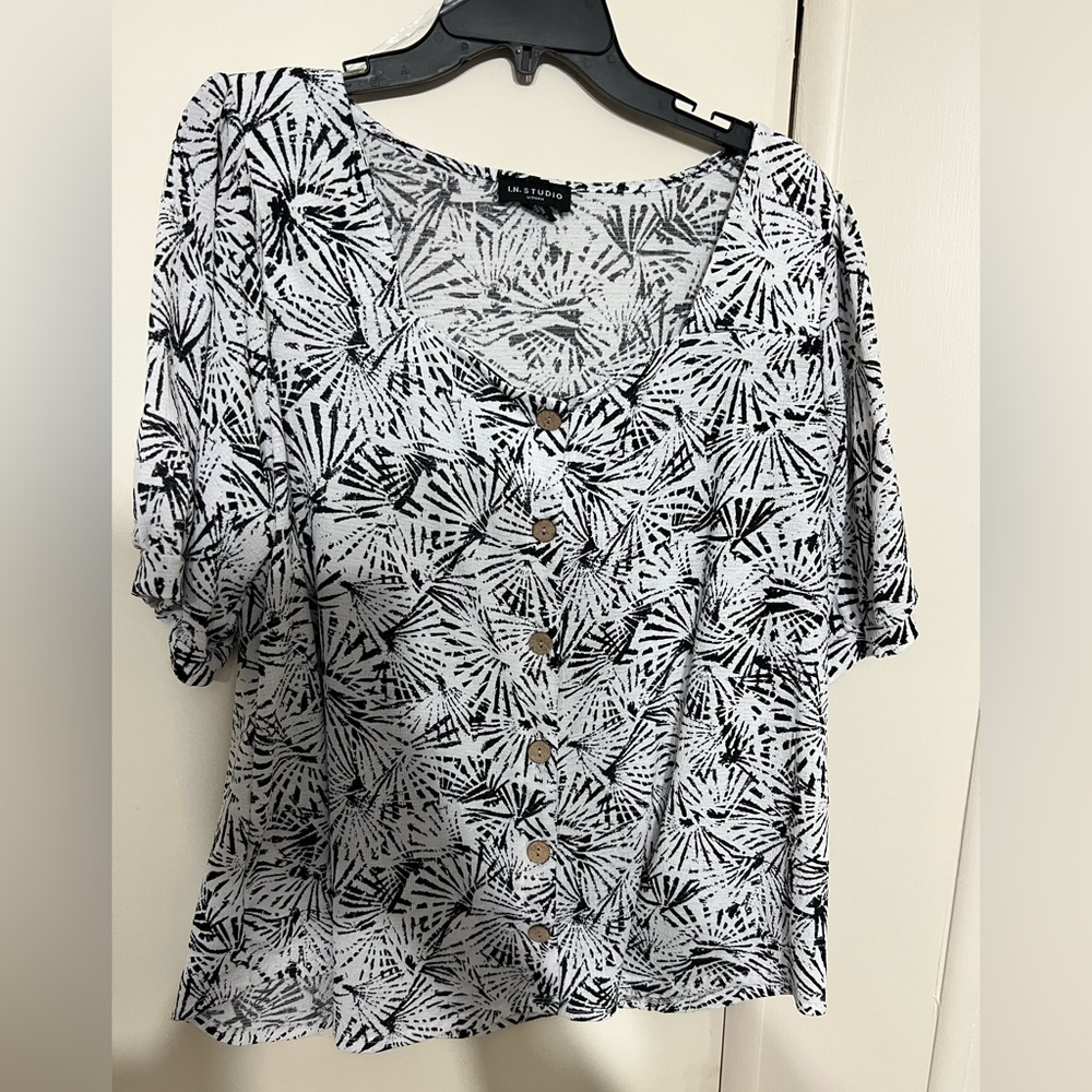 Women’s blouse